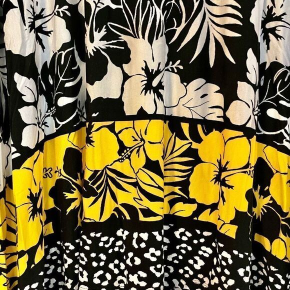 Ruby Rd. Black White Floral Keyhole Blouse 1X - Picture 2 of 10